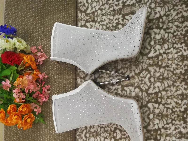 Najtaniej Indywidualne czaszki metalowe obcasy botki kobiety Sexy szpiczasty nosek kryształ siatka powietrzna Runway Botas Mujer wystrój ze strasu krótkie buty