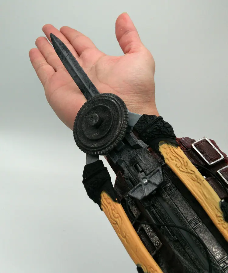 Transmit Crossbow Assassins Blade Hidden Sleeve Sword Figure 1:1 Flick Knife Edward Weapon Boy Game Anime Toy Cosplay Tool Creed