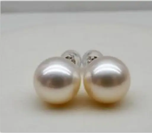 

CHARMING PAIR OF AAA10-11MM SOUTH SEA WHITE PEARL EARRING