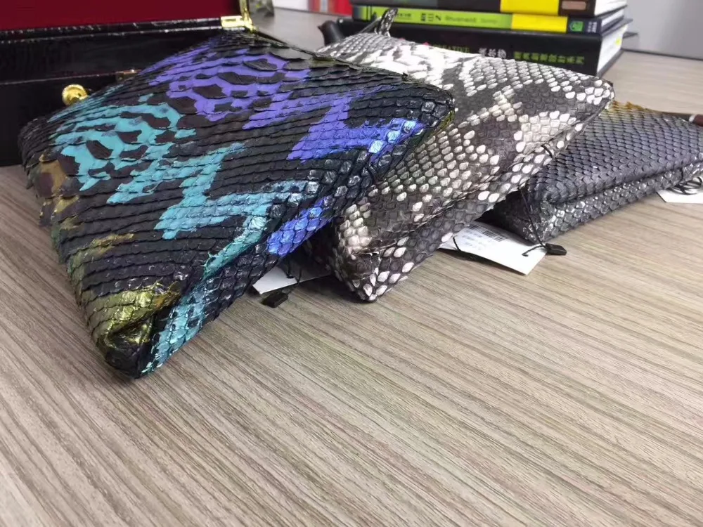 Рисунок 4 - 100% натуральный женский клатч из змеиной кожи питона