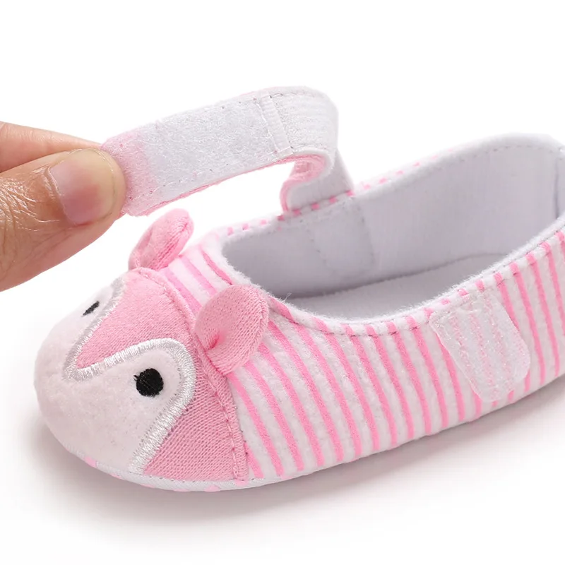 Милая обувь для маленьких девочек с героями мультфильмов; 1 год; праздничные туфли для принцесс на плоской подошве для дня рождения; модная обувь для малышей от 0 до 18 месяцев