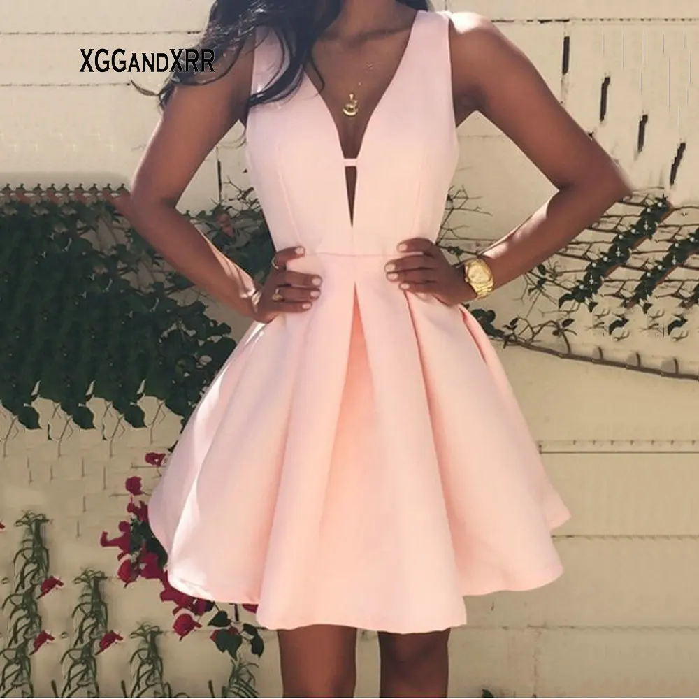 

New Arrival Sexy A-Line Homecoming Dresses 2019 Short Proms Gowns Backless Spaghetti Straps V-Neck Mini Vestido De Festa Curto