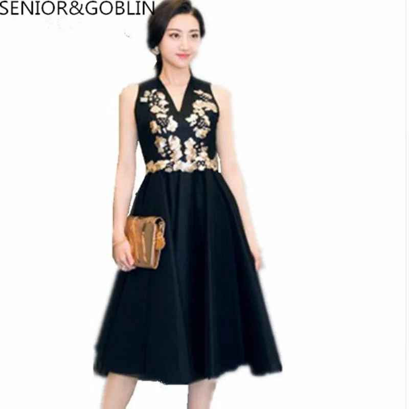 

HIGH QUALITY 2019 Newest Designer Dress Fashion runway high quality v-neck embroidered dress