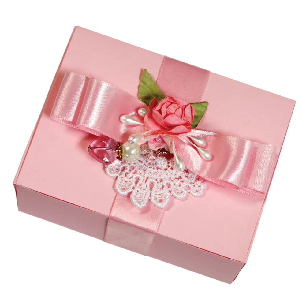 S6-124-Venise-Lace-Becca-Feeken-Mini-Card-Booklet-Gift-Box-Etched-Dies-project__65751.1493661294.webp