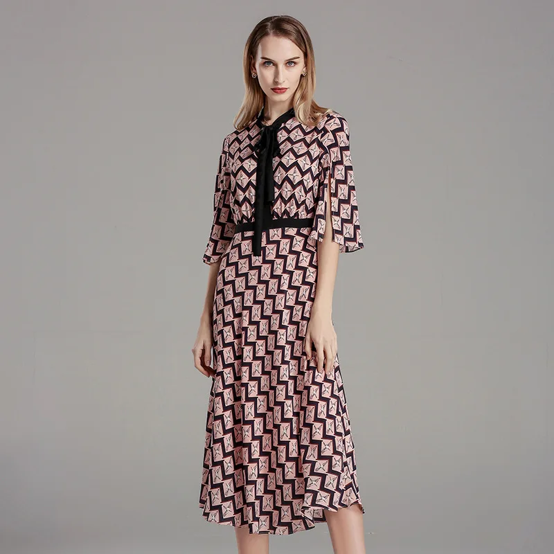 Zijden jurk zonnebloem 2019 vrouwen zomer jurken bohemian strand plus size maxi plus size lange gewaad sexy roze geometrische bloemen Zijden jurk zonnebloem 2019 vrouwen zomer jurken bohemian strand plus size maxi plus size lange gewaad sexy roze geometrische bloemen