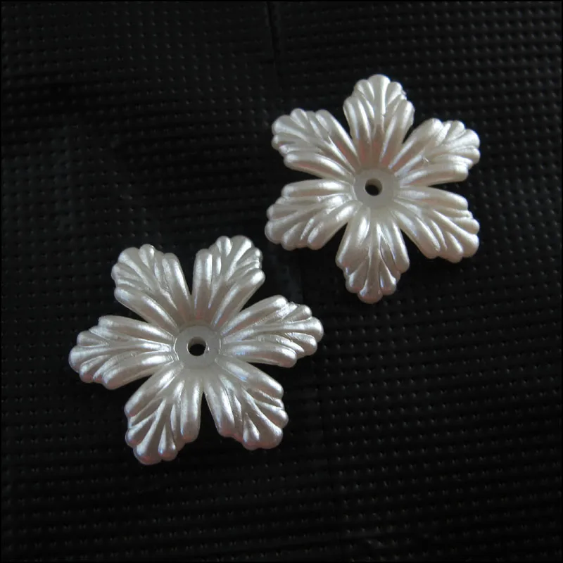 

Fashion 18Pcs White Plastic Acrylic Flower Leaf Spacer End Bead Caps Charms 24mm