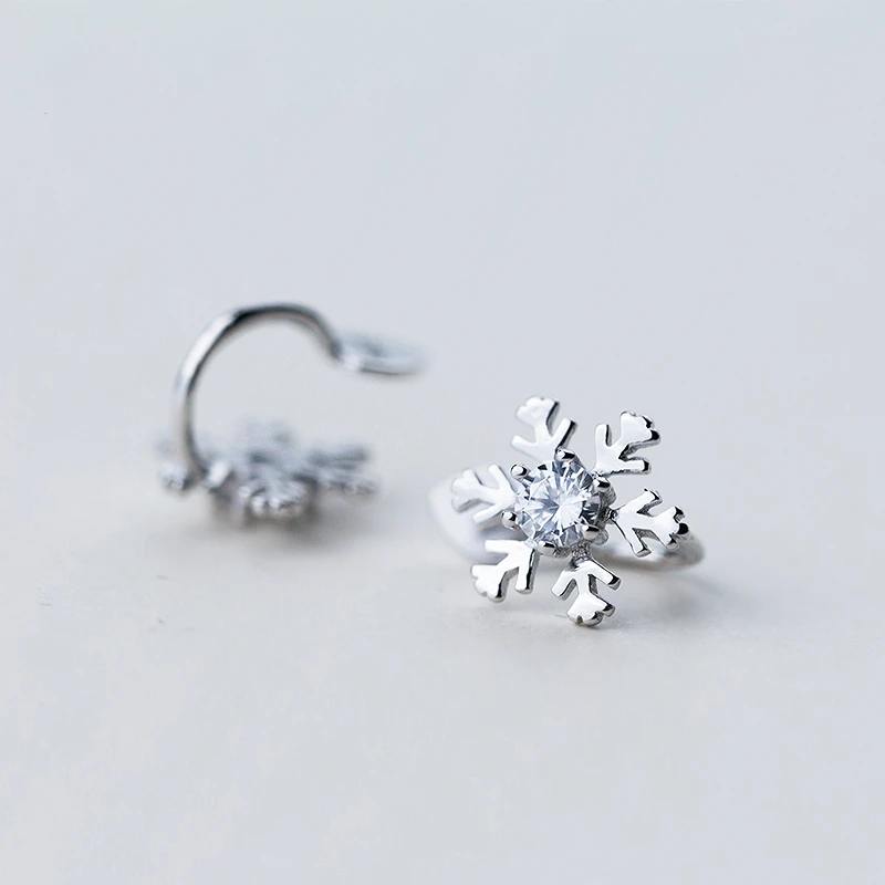 

Fashion Jewelry New Cute Butterfly Christmas Ornaments Ear Clip Snowflake Earrings for Women Silver Animal Studs Earrings