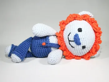 

crochet armigurumi rattle lion model number 8103