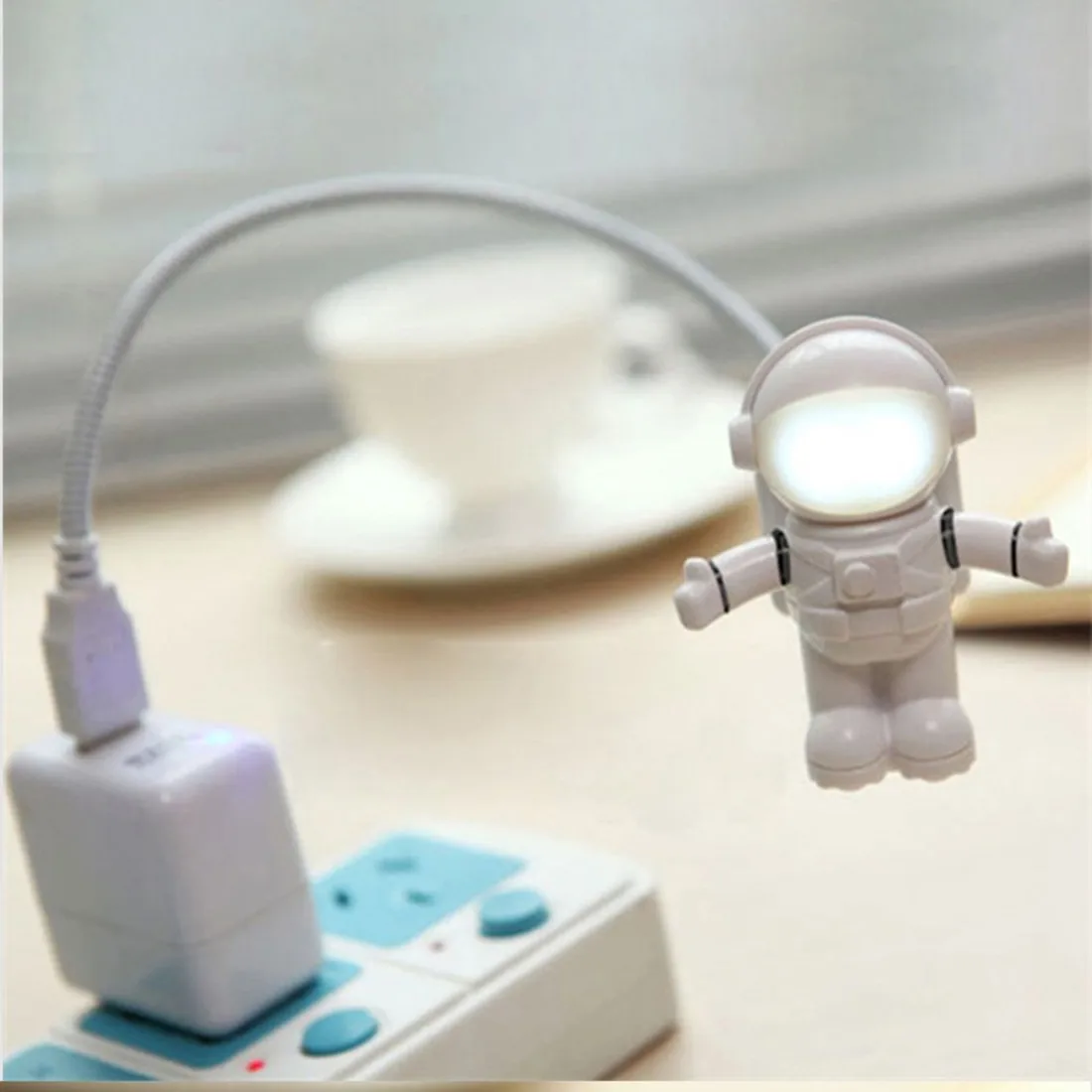 Cool Astronaut Spaceman Style Adjustable USB LED Night Light Desk Lamp for Laptop Computer PC - White