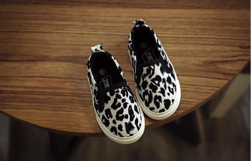Весна Лето Детские кроссовки модные леопардовые для маленьких мальчиков и девочек парусиновая обувь милые детские повседневные спортивные туфли