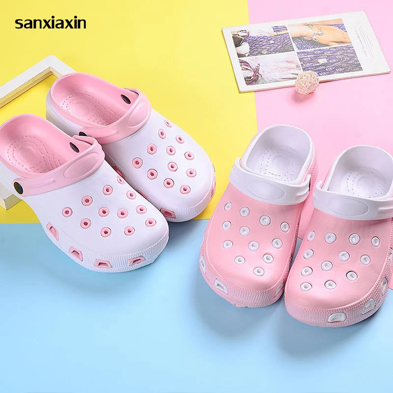 

sanxiaxin Comfortable Soft Bottom Anti-Slip Nurse Hole Breathable Slippers Nurse Shoes Hospital Medical Flat Non-slip Work Shoes