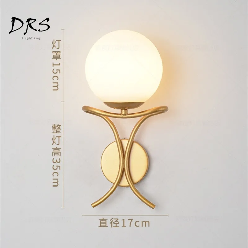 Простая современная настенная лампа золотистого и серебряного цвета для гостиной, столовой, деко, настенные светильники, креативная прикроватная лампа для спальни, стеклянный шар, настенная лампа