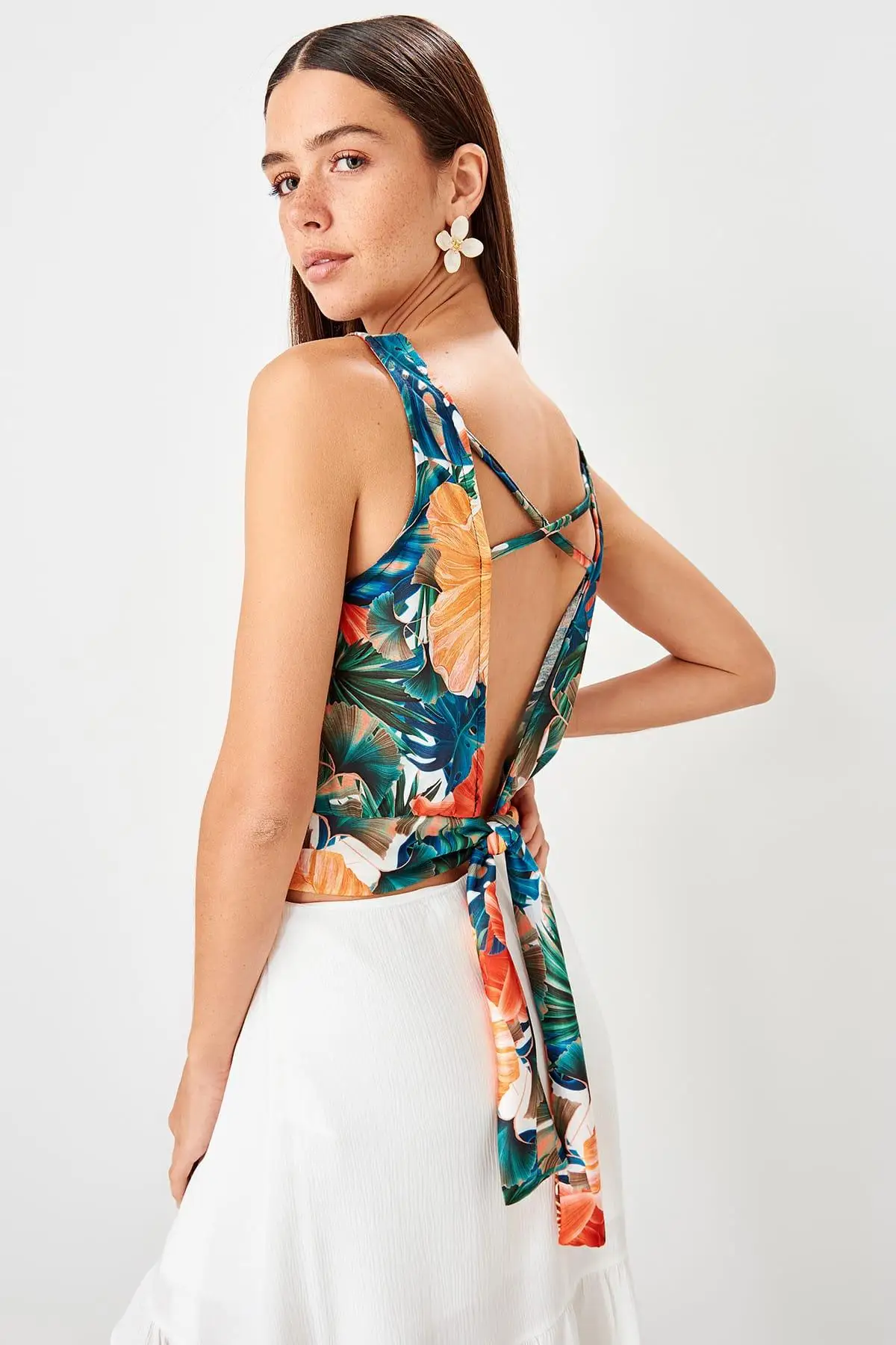 

Trendyol Multicolour Lacing Detaylı Patterned Knitted Blouse TWOSS19BZ0190