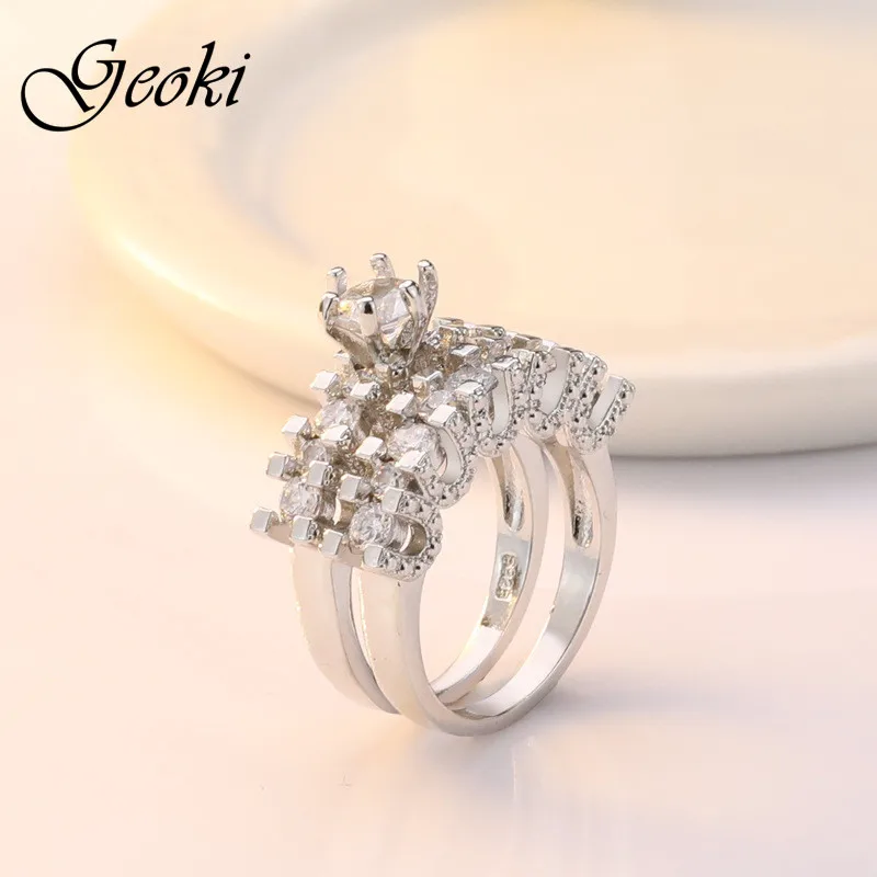 

Geoki 2019 Hot Sale Round Cubic Zirconia Wedding Rings Set White Gold CZ Paved Perfect Glamour Stone Ring Sets Fashion Jewelry