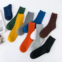 New colorful men 's business socks in the tube socks pure cotton thick retro pure color autumn and winter socks wholesale new pile of socks in the tube socks cotton two bar autumn and winter double needle socks no heel factory wholesale a generation