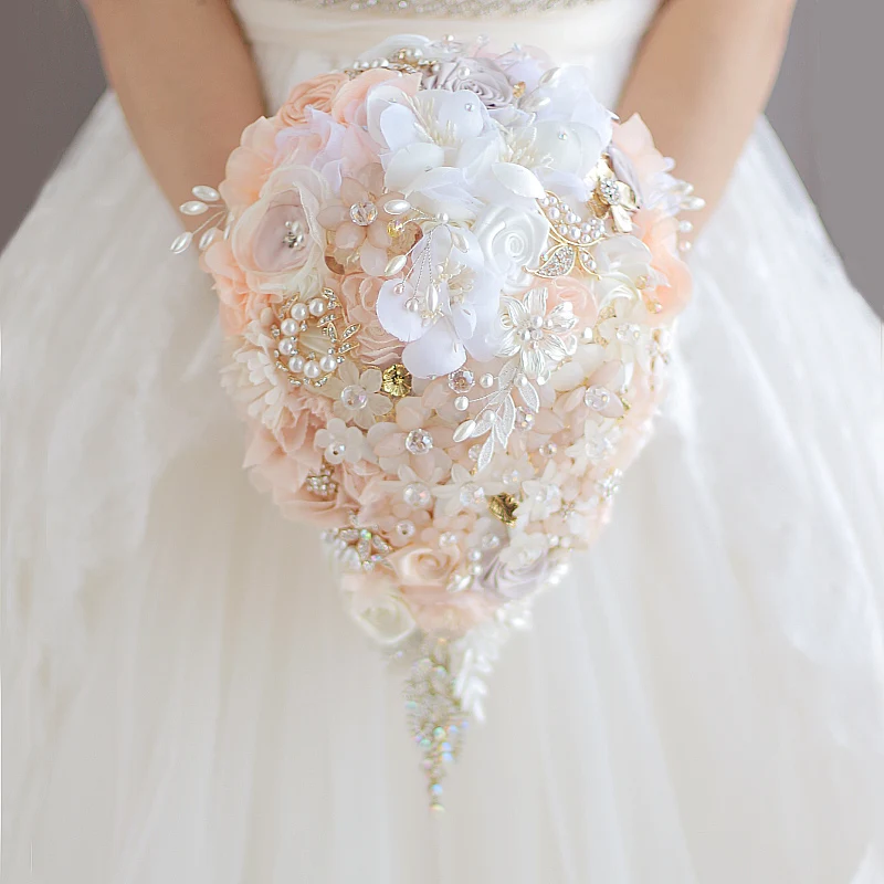 

Iffo custom bride jewelry hand holding flowers bouquets pearl butterfly diamonds textile leaves crystal petals DIY decor wedding
