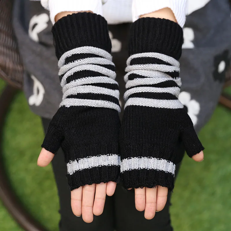 Korean style fashionable ladies warm and horizontal striped finger