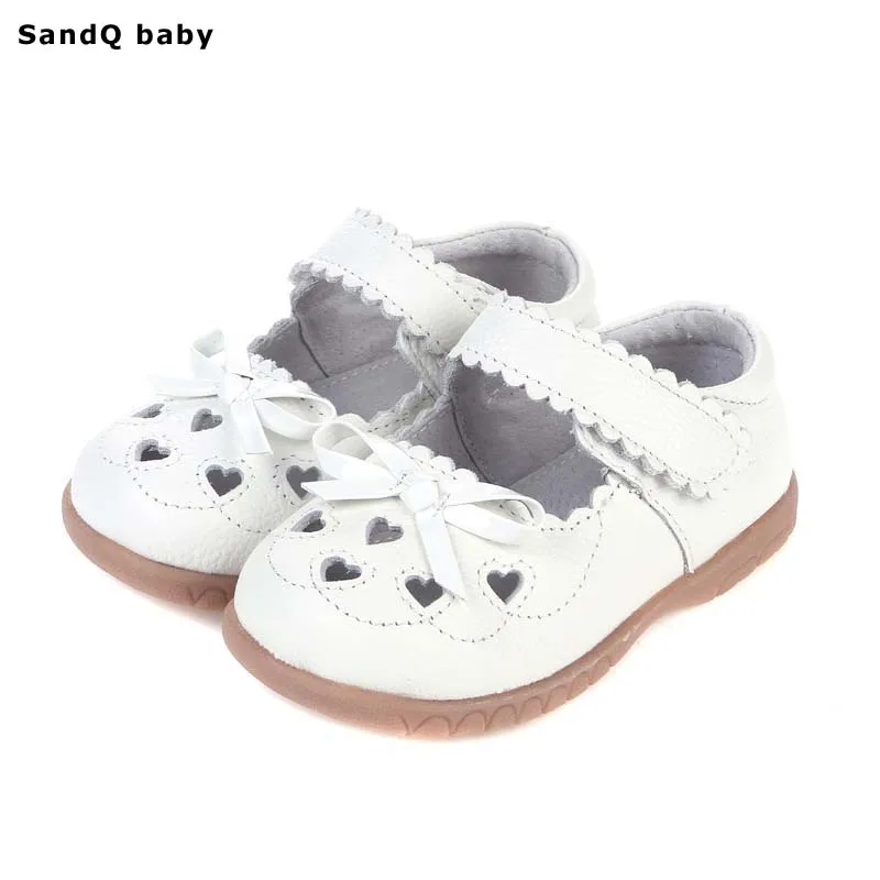 2019 Novo poletje Otroške sandale iz pravega usnja za dekleta izdušujejo otroške sandale Bowtie v obliki srca dekleta v obliki srca
