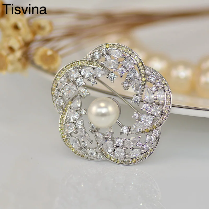 Tisvina Нью-белый циркон Pearl форма цветка Броши Женщины Ювелирные изделия кристалл булавки брошь подвеска подарок на день рождения для подруги