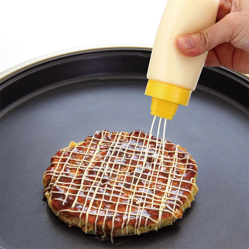

New high quality 300ml squeeze bottle portable red / yellow salad seasoning dispenser kitchen accessories