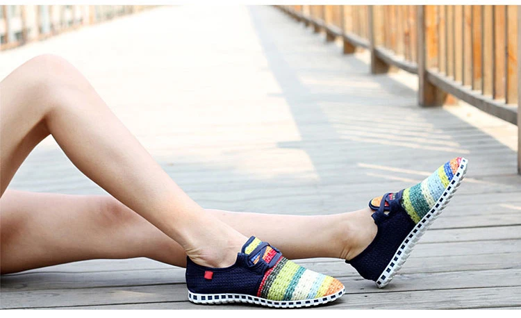 Новинка весны Летние женские туфли Спортивная обувь модные сетчатые Обувь красочные дышащий Для женщин Фирменная обувь на плоской подошве