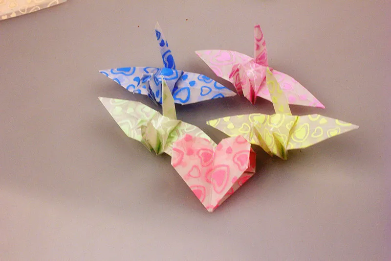 100 шт./лот светящееся в темноте складывание бумаги оригами светящееся ремесло бумага Сердце DIY подарок декор ручной работы бумажное ремесло для детей подарок