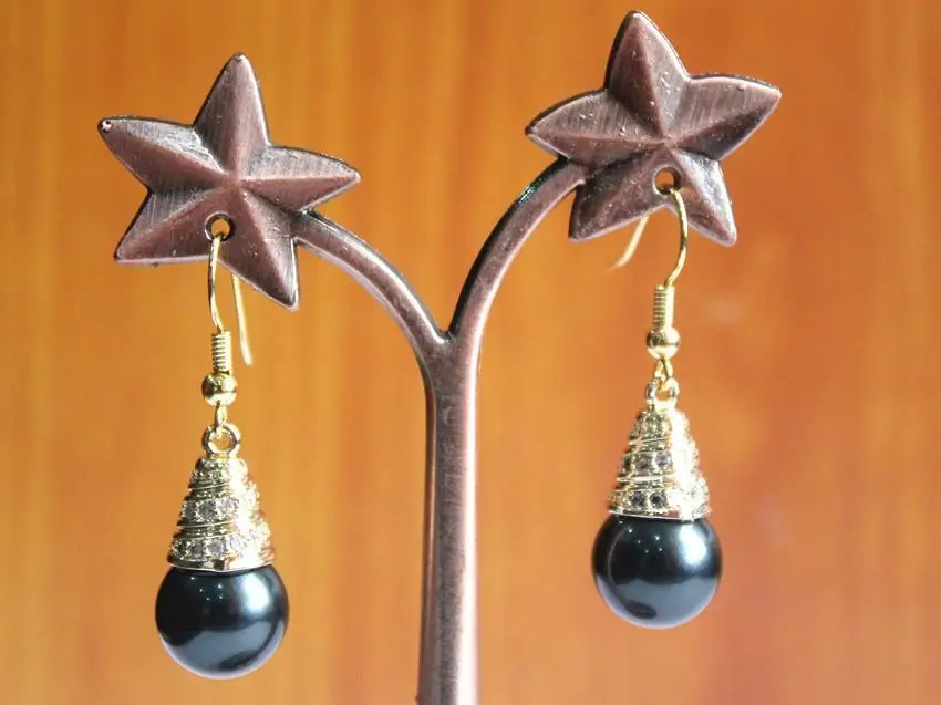 

lady's high quality 18KGP+ 12mm black pearl bead hook earring