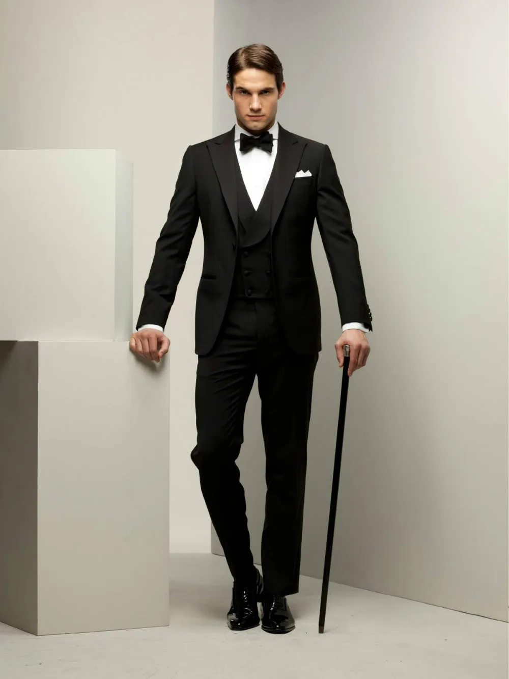 

Classic slim Groomsmen Peak Lapel Groom Tuxedos Men Suits Wedding/Prom Best Man Blazer ( Jacket+Pants+Tie+Vest) A272
