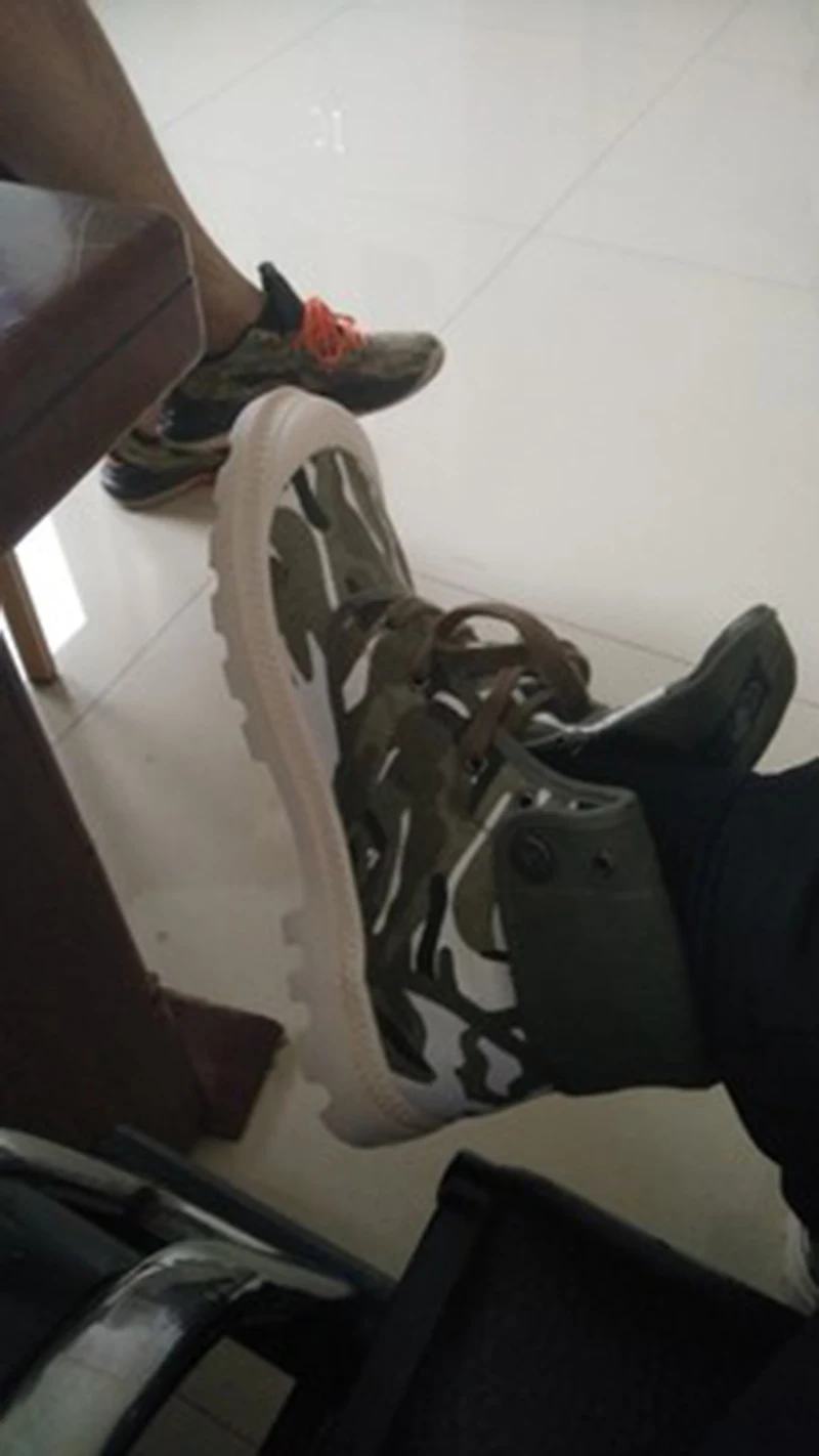 Обувь с круглым носком; мужские кроссовки; большие размеры Ботинки милитари, холщовая ткань армейские из джинсовой ткани; в камуфляжной расцветке; кроссовки; повседневные ботинки с высокими голенищами Тактический