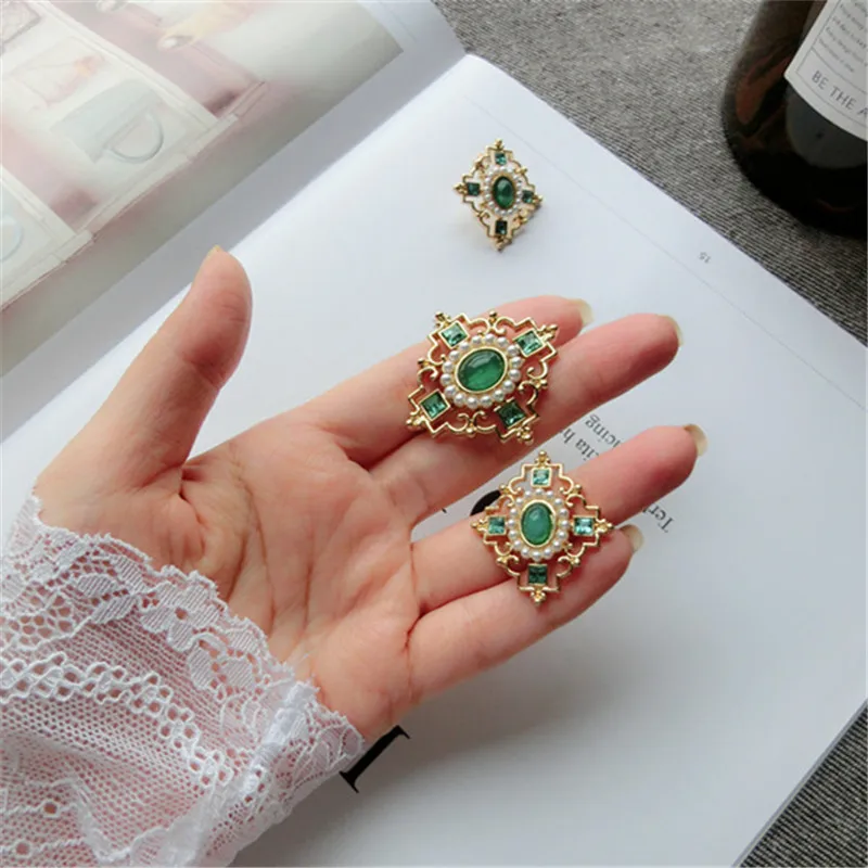 Vintage ethnic style inlaid green semi-precious stones imitation pearl brooch 925 silver needle earrings Ear clip necklace Suit