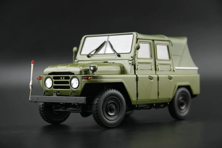 

Original factory 1:18 Beijing 212 BJ212 Cross-Country Vehicle Alloy Model Retro Collection Model Collection model