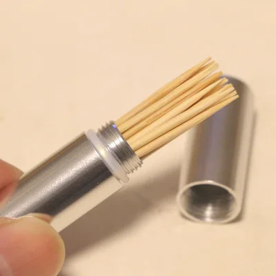 

Home Toothpick Holder Container Aluminum Alloy Creative Table Toothpick Storage Box Portable Household Toothpick Dispenser LY114