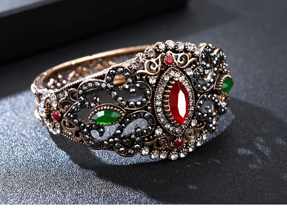 retro-cuff-bangle-for-women_02