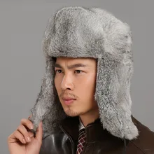 Nuevo sombrero de Trapper ruso para hombres de piel genuina espesar hombres de invierno de piel de conejo Real sombreros de invierno al aire libre de cuero bombardero sombreros los hombres(China)