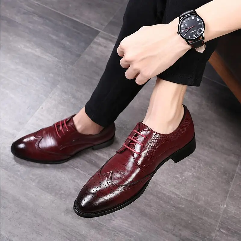 Мужские оксфорды; официальные повседневные ботинки; мужские летние повседневные туфли на шнуровке; красные оксфорды; осенние свадебные туфли для мужчин; большие размеры 48 - Цвет: Red with socks