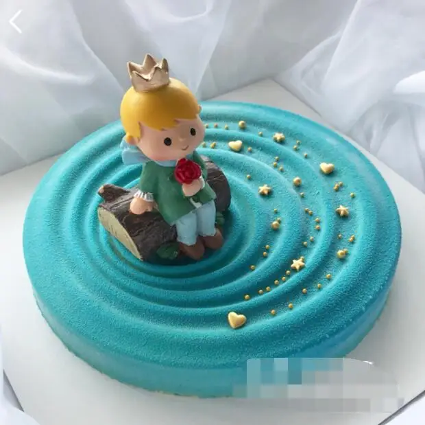 

Hot Selling New 2019 Birthday Cake Decoration Little Prince Decoration Party Theme Decoration Baked Sugar Scene Decoration Doll