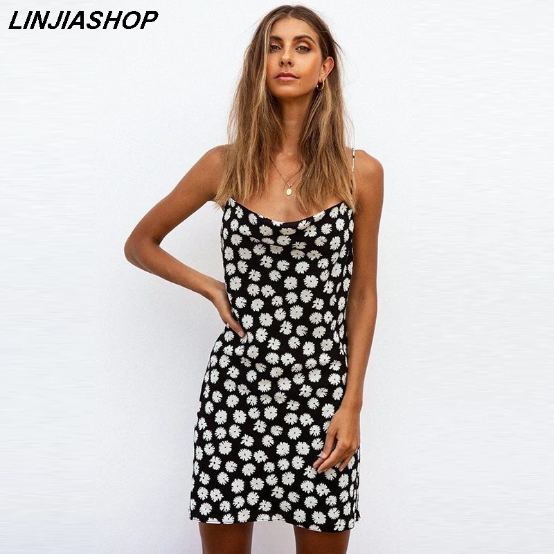 

Elegant french daisy freshing lady dress A line dot sleeveless high waist backless halter black white beach dress blogger style