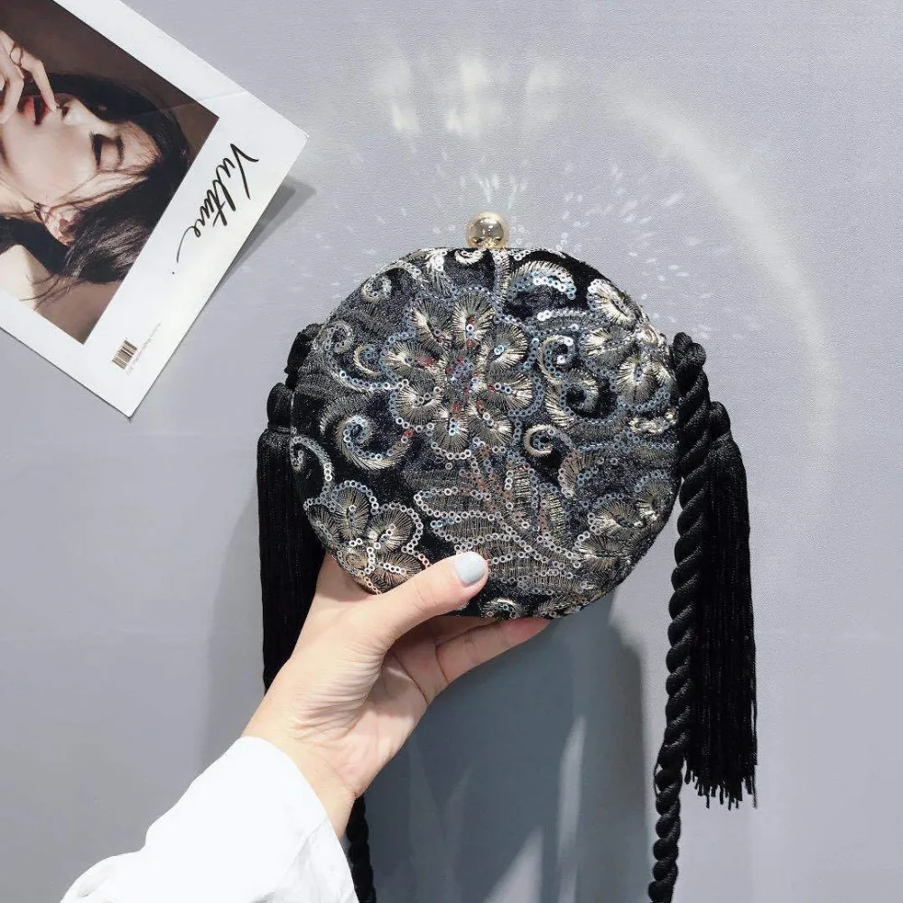 

Handmade Women Wristlets Bag Vintage Retro China Style Chain style Handbag elegant Embroidery Sequined evening clutch