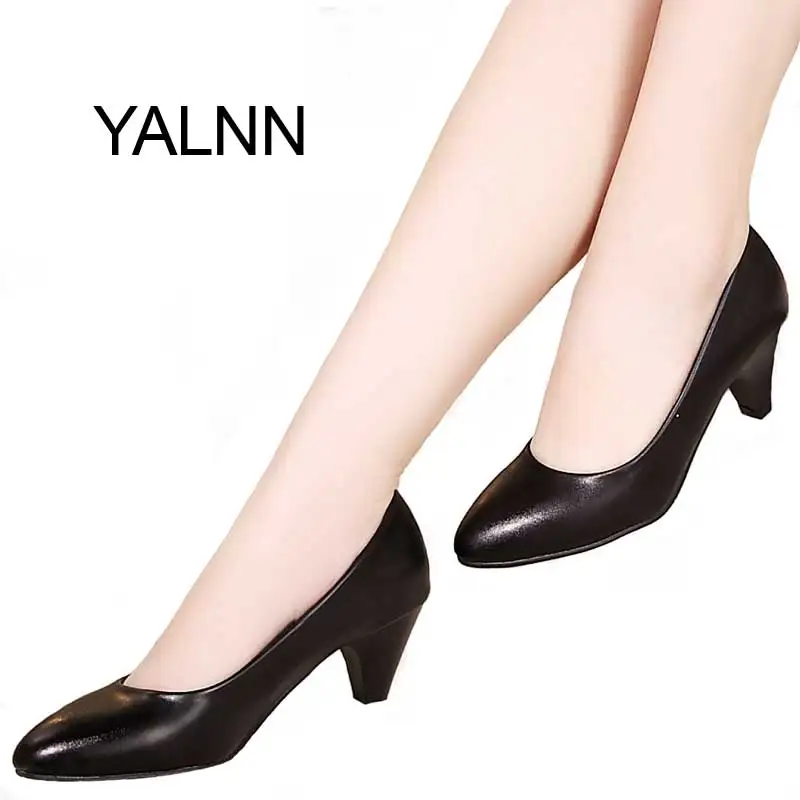 black womens pumps