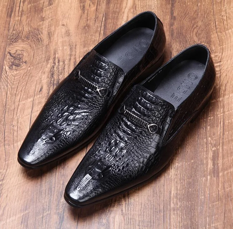 Крокодил узор Слипоны кожаные туфли Для мужчин острый носок Лоферы Бизнес Для мужчин s официальная обувь Итальянский К