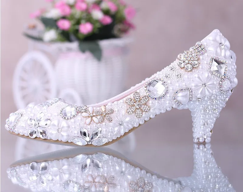 Luxurious Crystal diamond low-heeled shoes Woman Lady Dress Shoes Elegant Imitation Pearl Wedding Dress Shoes Bridal Shoes