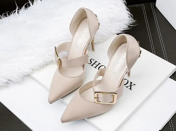 

Korean fashion spring and autumn pointed high-heeled word with sexy nightclub sandals with metal with women sandals