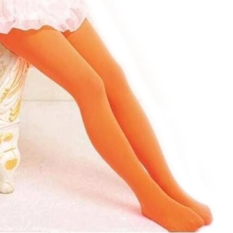 baby-in-yellow-pantyhose-nude-wearing