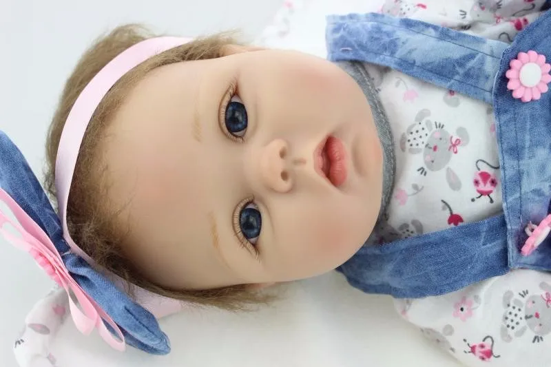 Бесплатная доставка очень мягкий 22 дюймов Reborn Baby Doll Реалистичного Мягкие силиконовые винил настоящая нежное прикосновение маленьких bonecas