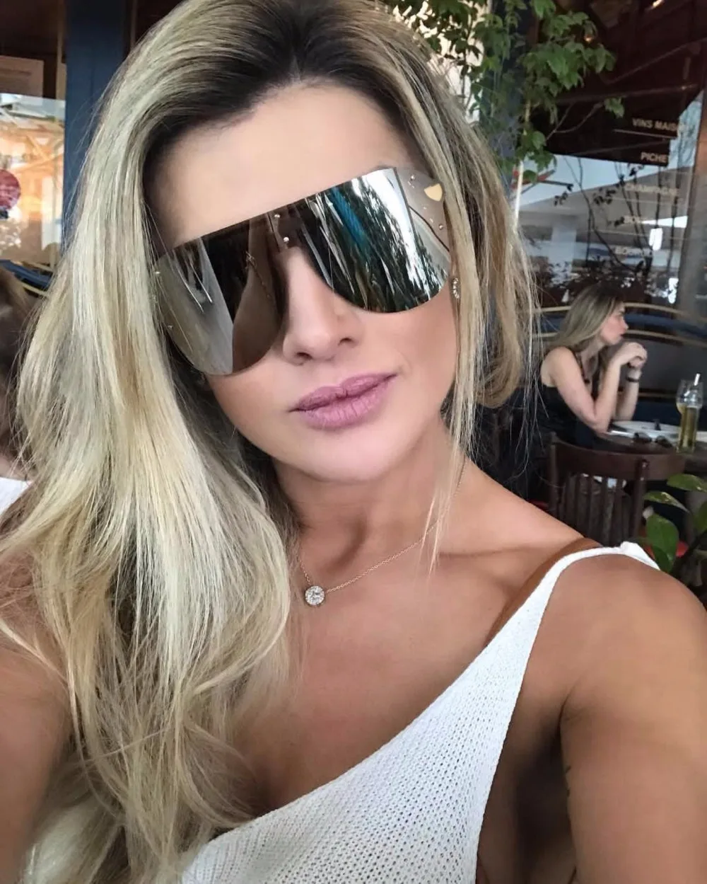 

2018 Fashion Unique Women Sunglasses Skull Decoration Vintage Glasses Men Rimless Goggle Mirror Shades UV400