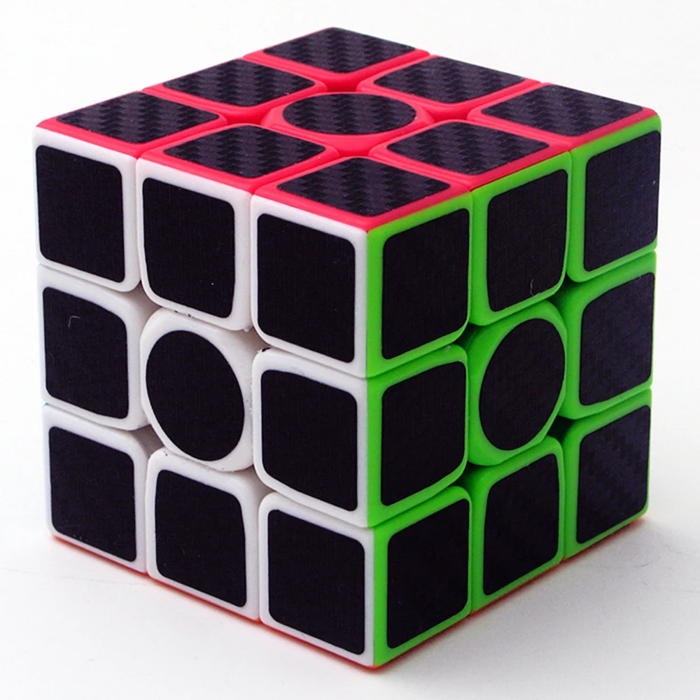 Включи куб 5. Ребенок с кубиком треугольником. Кубик из треугольников.
