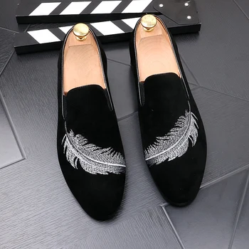 

Mens England Casual shoes Comfortable Pointed Toe Loafers Man Shoes Dressing Flats Party Leisure Matte leather embroidered shoes