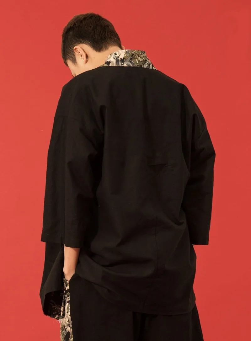 Kimono preto japonês dos homens quimono masculino