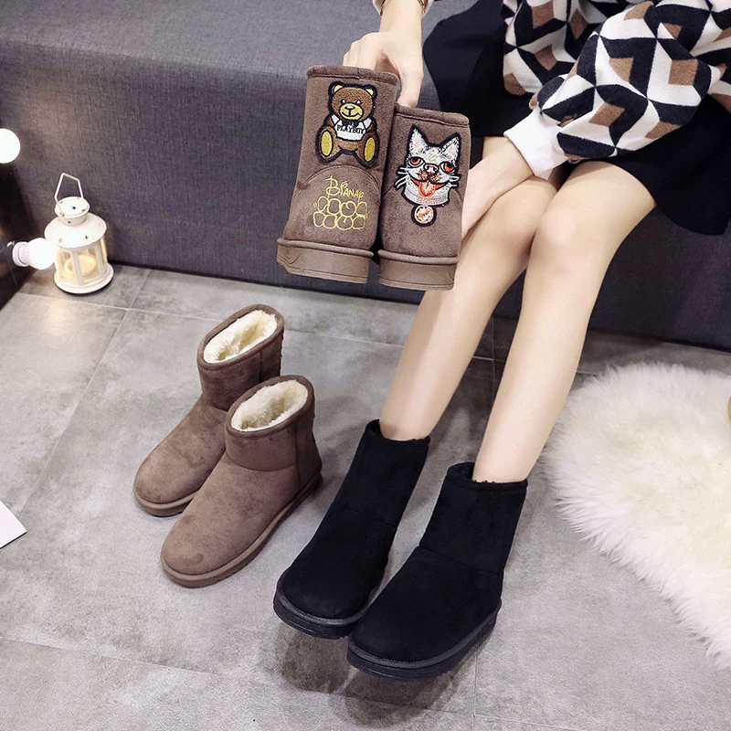 

2018 new snow boots cartoon embroidery tube women's boots warm platform boots.