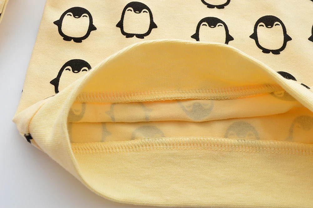 Осенняя одежда с рисунком пингвина для маленьких мальчиков, комплекты одежда цвета хаки с длинными рукавами для маленьких мальчиков и девочек футболка+ штаны, Одежда для младенцев комплект из 2 предметов